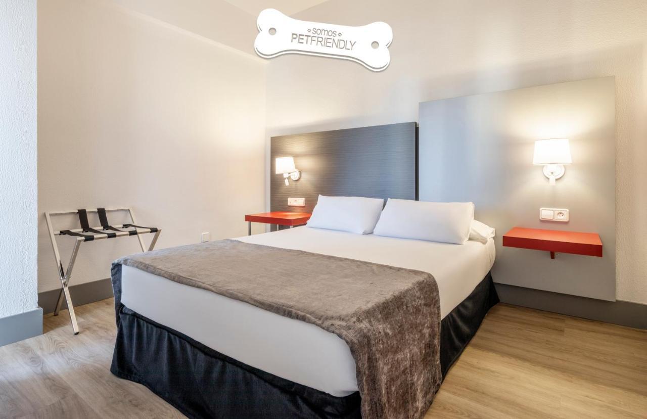 อิลูนิออน โรมาเรดา โฮเต็ล Hotel ซาราโกซา ภายนอก รูปภาพ